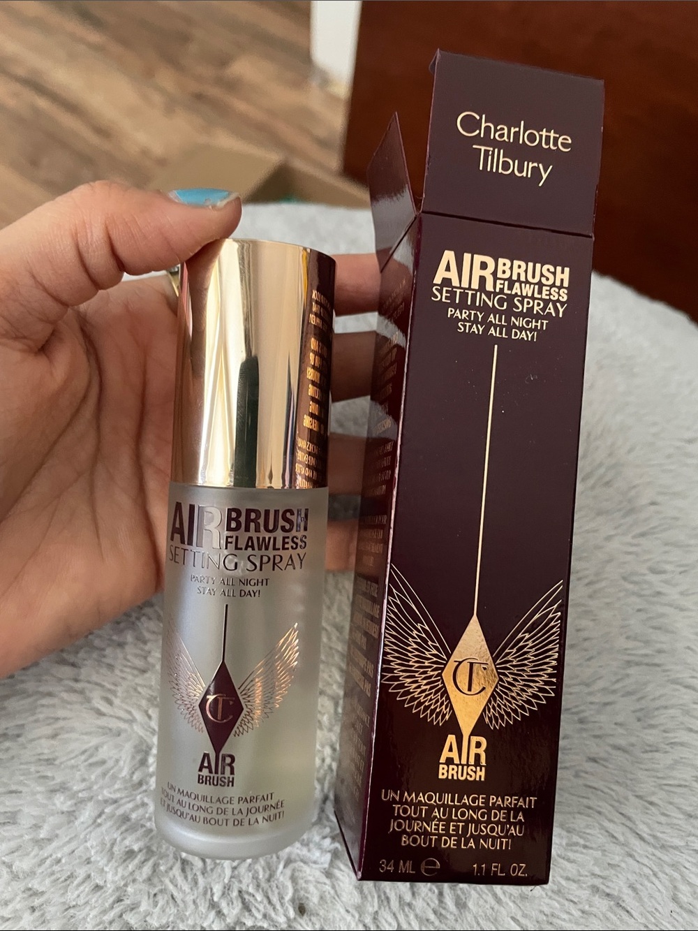 Charlotte Tilbury Airbrush Flawless Setting Spray - Gold & Maroon